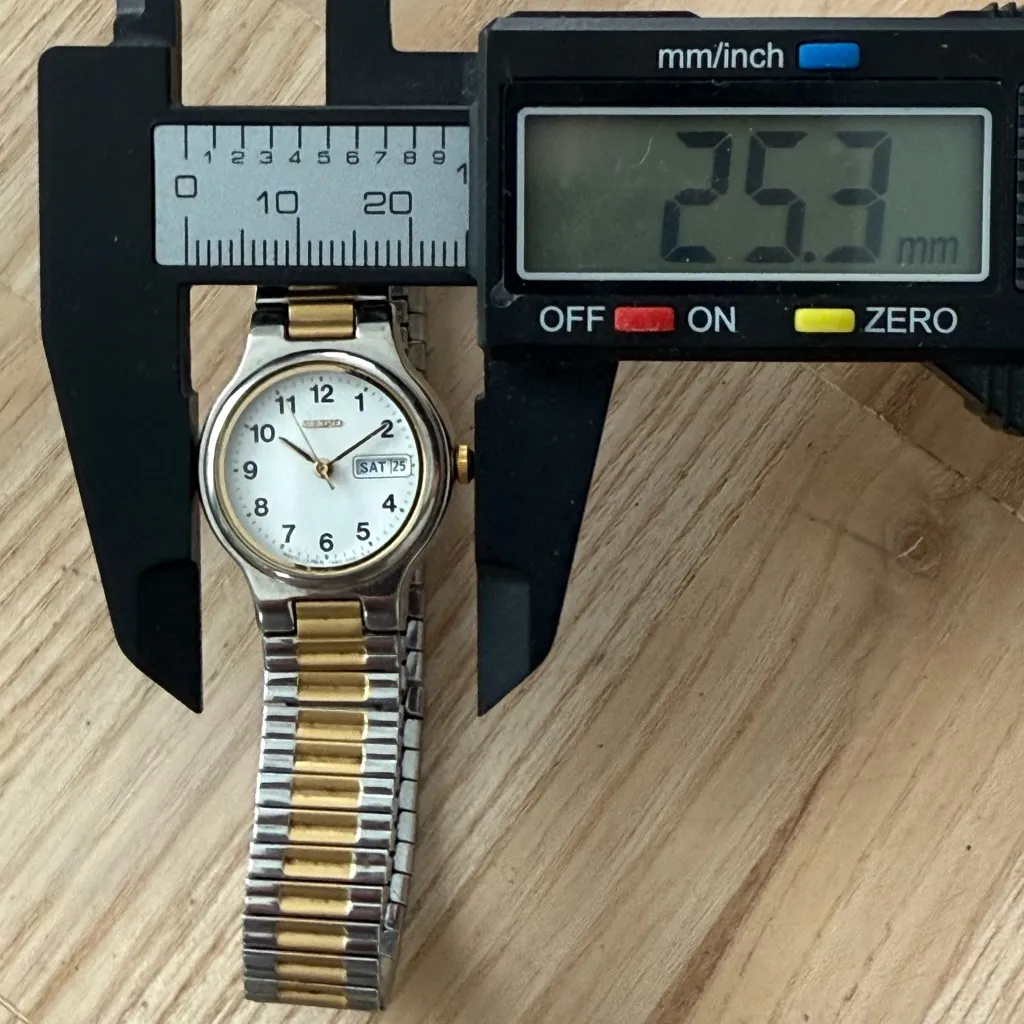 Seiko Two-Tone Ladies Watch White Dial Date Windows Stretch Bracelet New Battery - Image 11