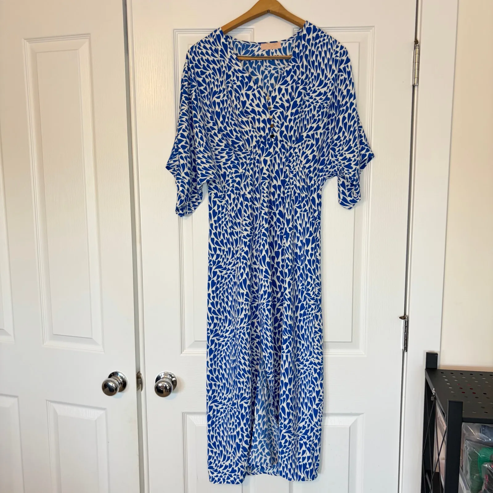 RaphaEl womens short sleeve white with blue hearts V neck maxi dress. Size S. - Image 3