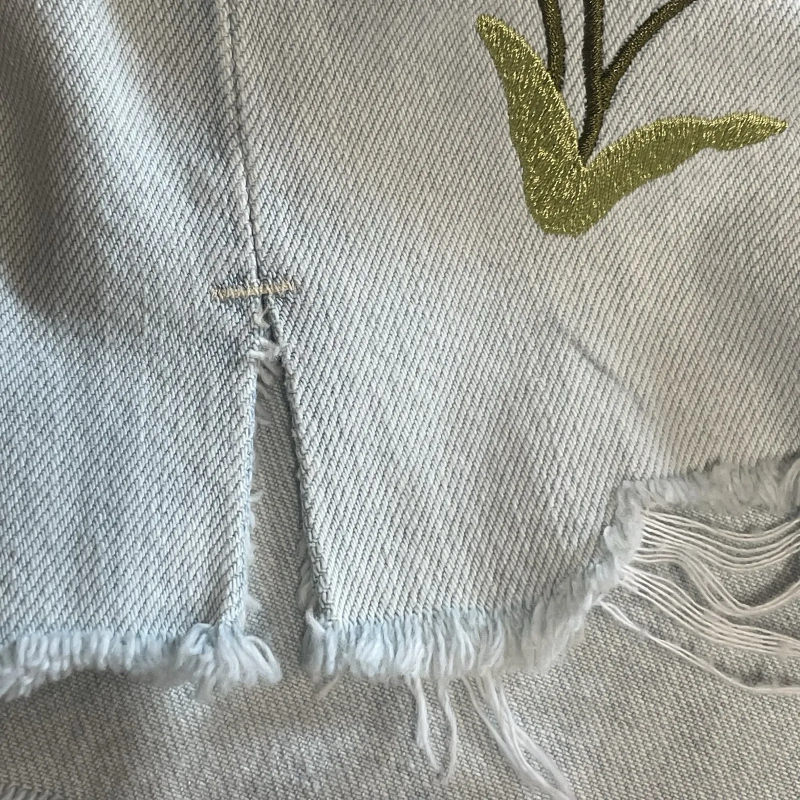 NWT 7 For All Mankind Womens 24 Shorts Easy Ruby Cut Off Distress Embroidered - Image 8