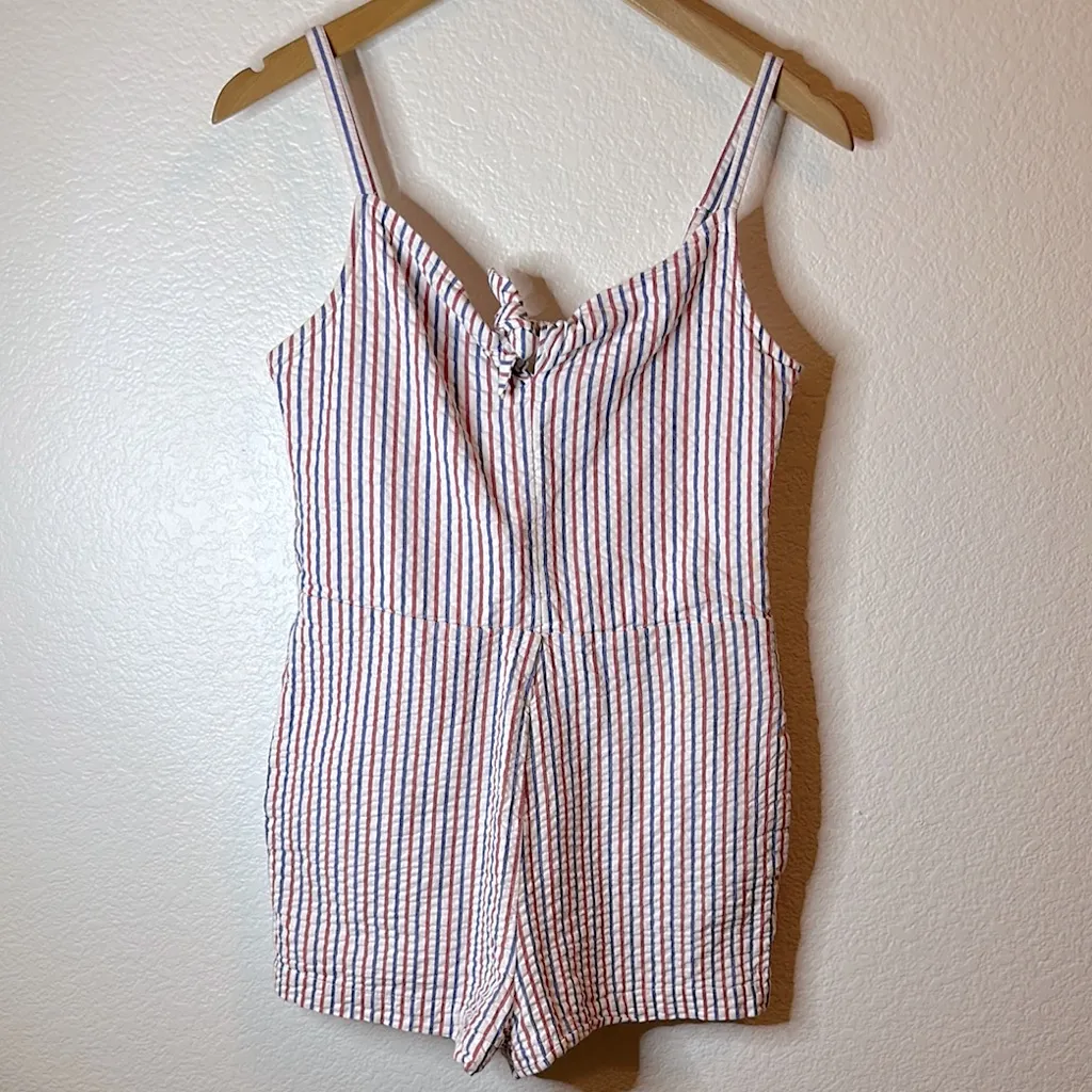 VINEYARD VINES “firework” seersucker tie front romper - Image 3