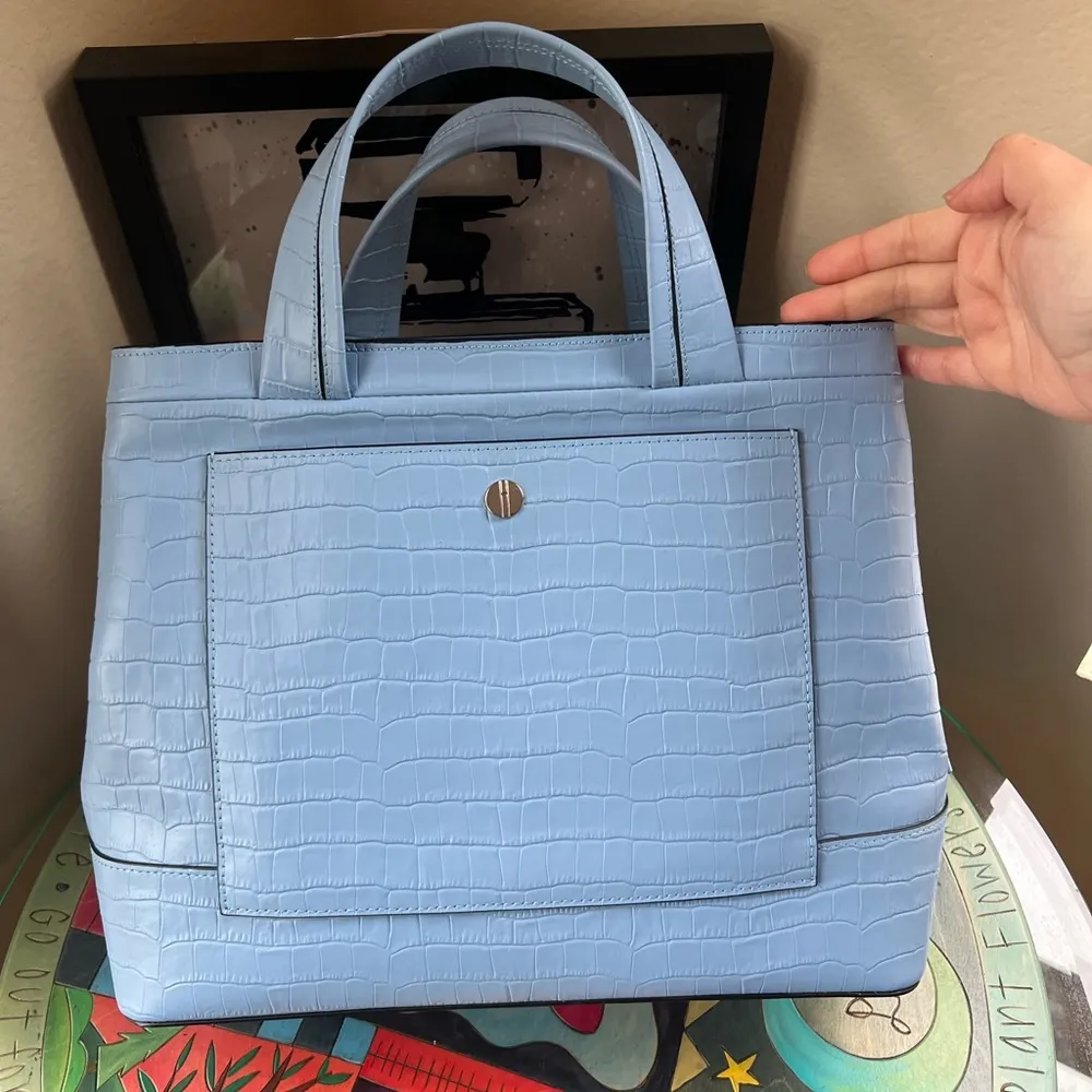 SALE🌻HAYWARD made in New York pyramid tote in blue embossed crocco ✨ - Image 15