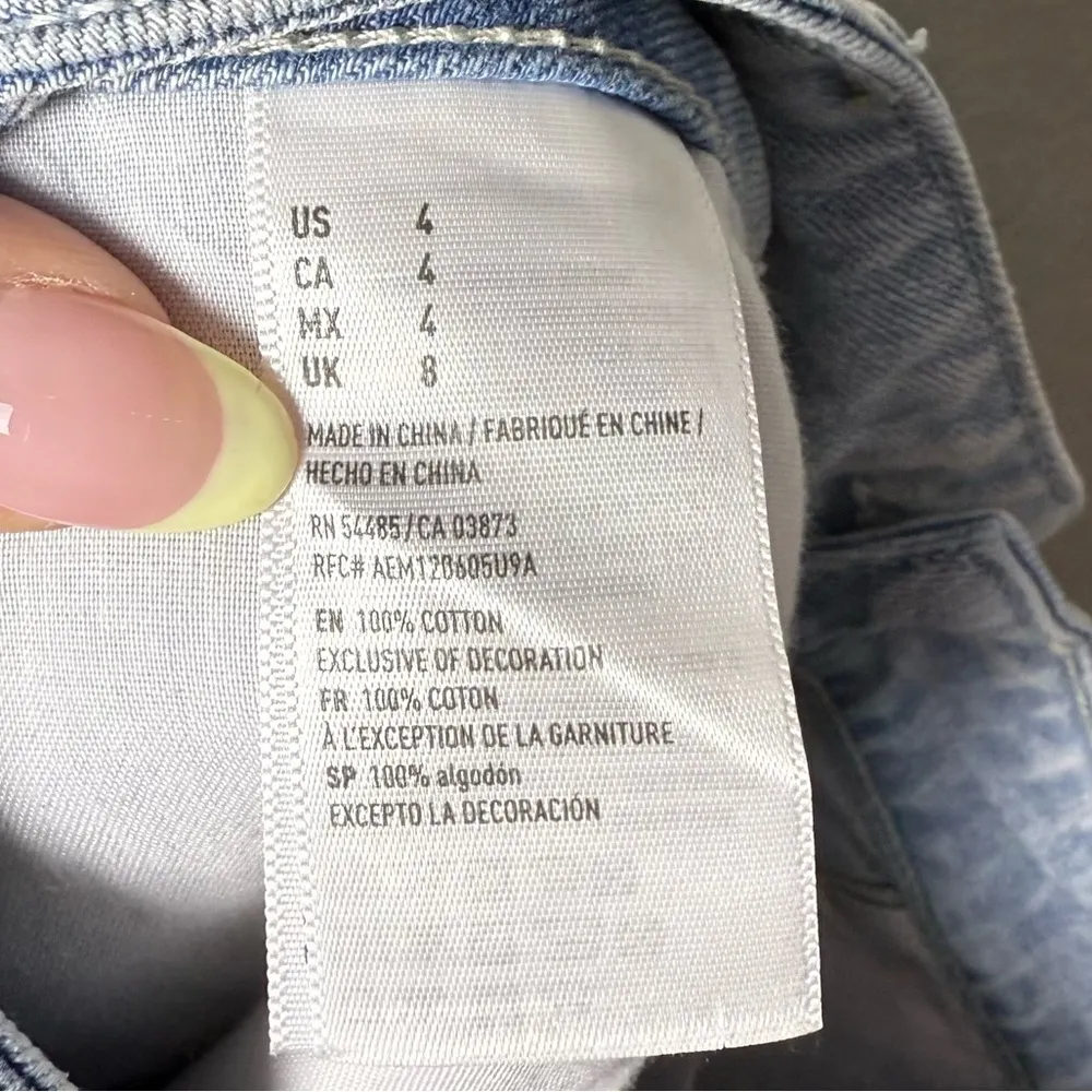 American Eagle Women's Denim Button-up Light Wash Skirt Raw Hem Pockets size 4 - Image 9