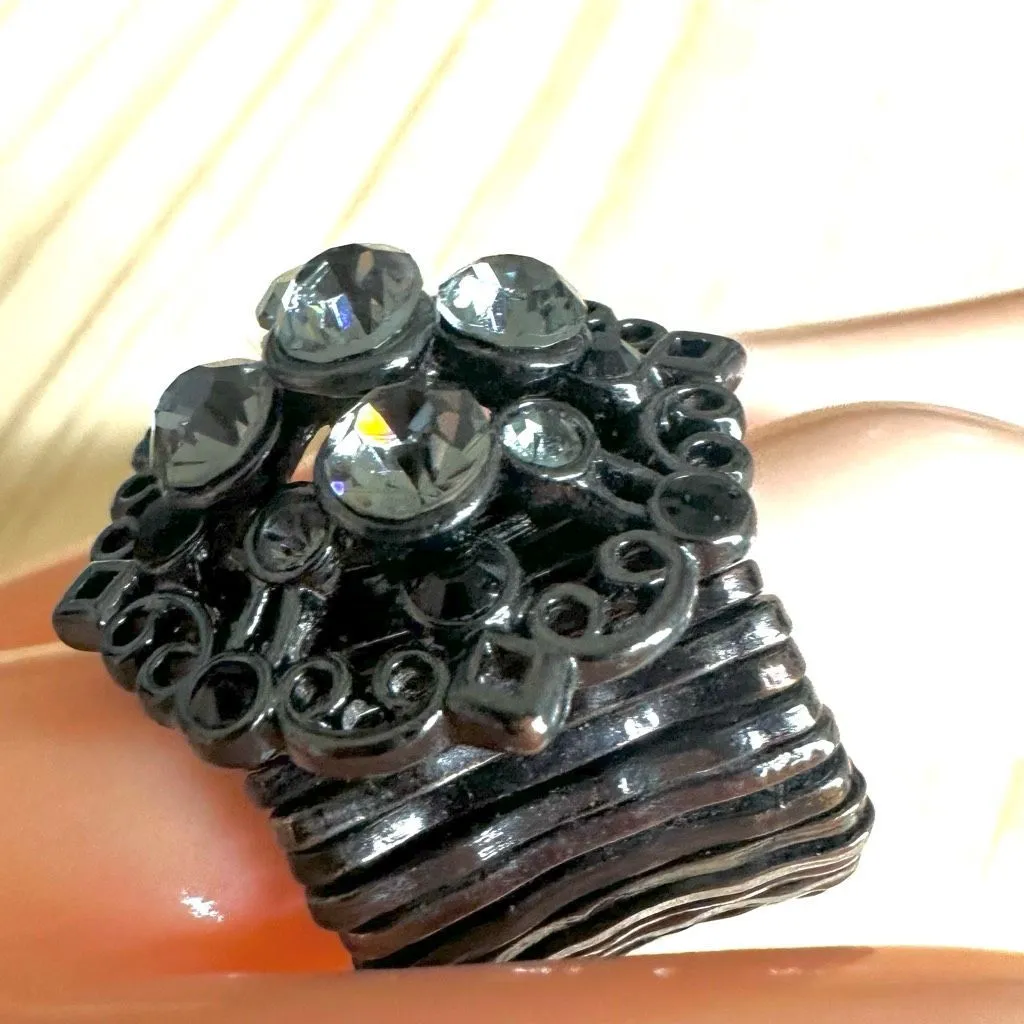 Bold Black Crystal Statement Ring – Adjustable Stretch Band - Image 3