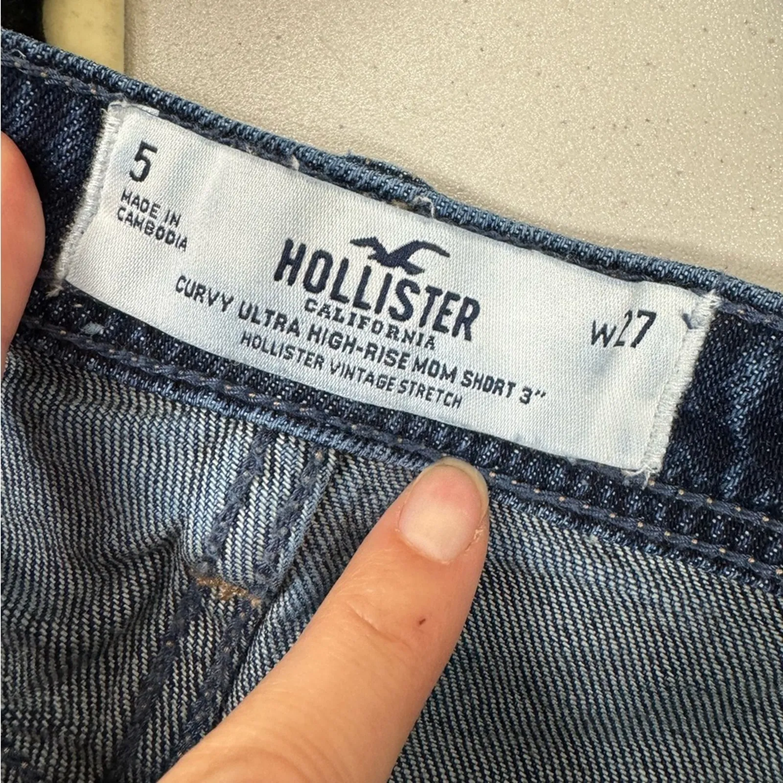 Hollister Curvy Ultra High Rise Mom Jean Shorts Womens 27 Blue Denim Button Fly - Image 9