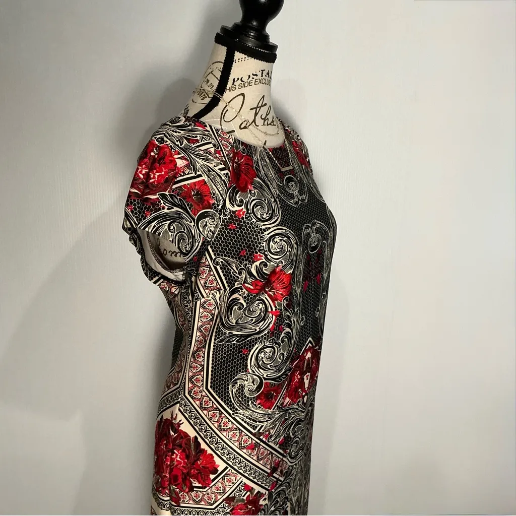 Chic Patterned Midi Dress in Red and Black Size 10 - Image 13