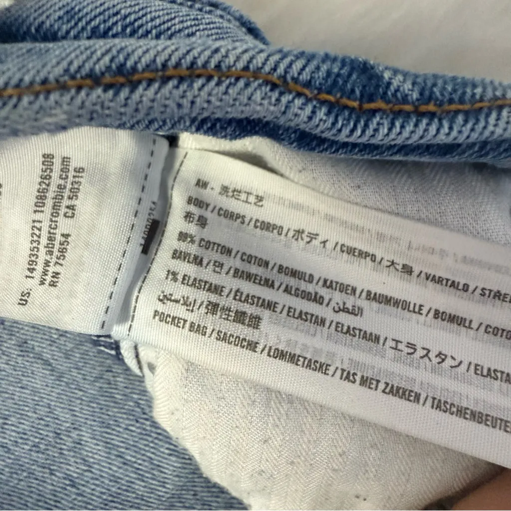 Abercrombie & Fitch 90s Relaxed High-Rise Cutoff Shorts Size 12 (31) - Image 4