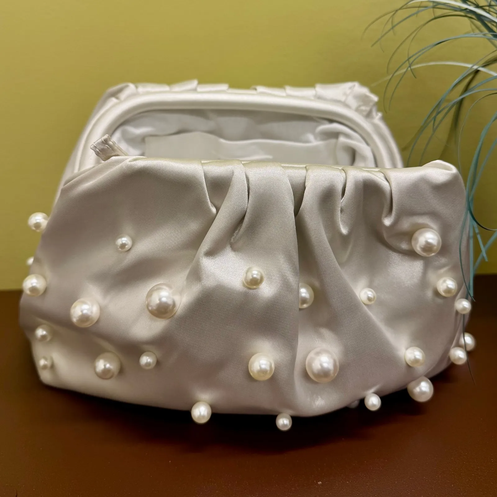 Anthropologie BHLDN Frankie Clutch Pearl Edition White Bridal Black Tie - Image 4