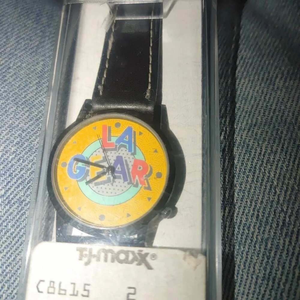 Vintage LA GEAR (swatch) Style Wristwatch With Face Protector Made In Hong Kong - Image 2