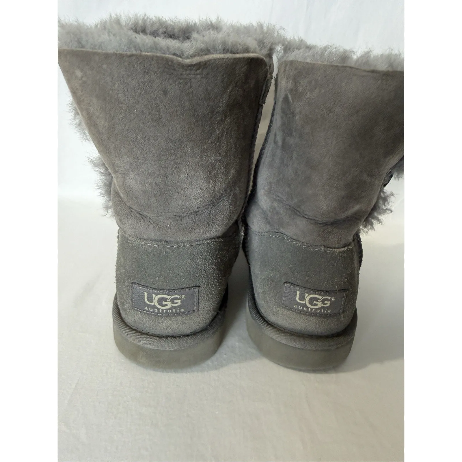 UGG Bailey II Button Women’s Winter Boots Gray Suede Shearling Size 5 Pull On - Image 9