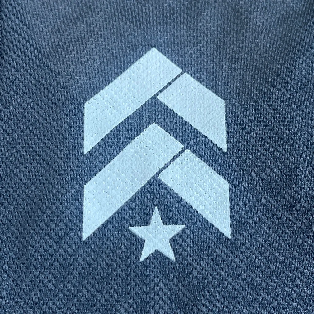 Nike Barry's Miler Race Crop Mesh Tank Top in Women's Medium - Image 6