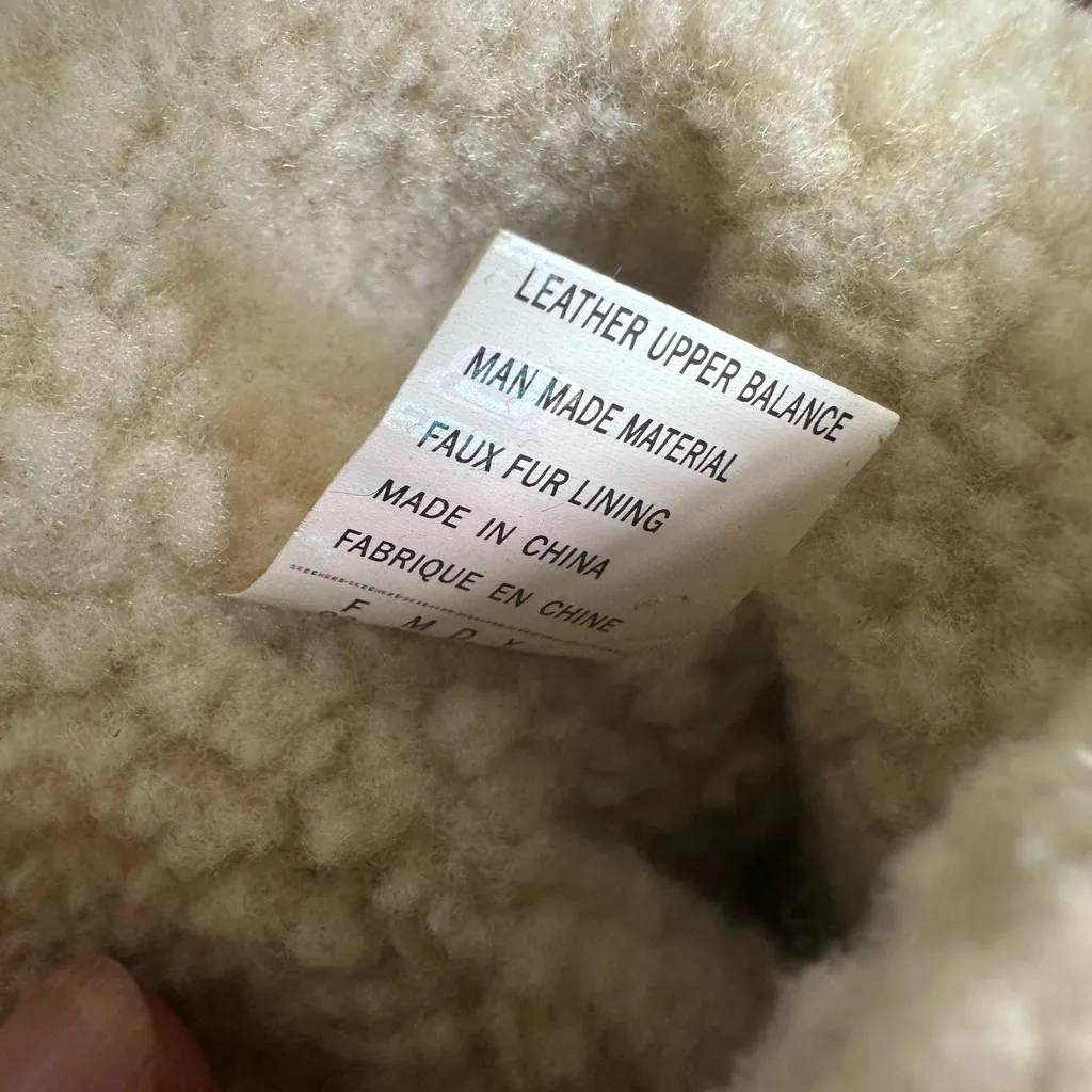 Skechers  Brown Winter Boots with Cream Trim - Image 9