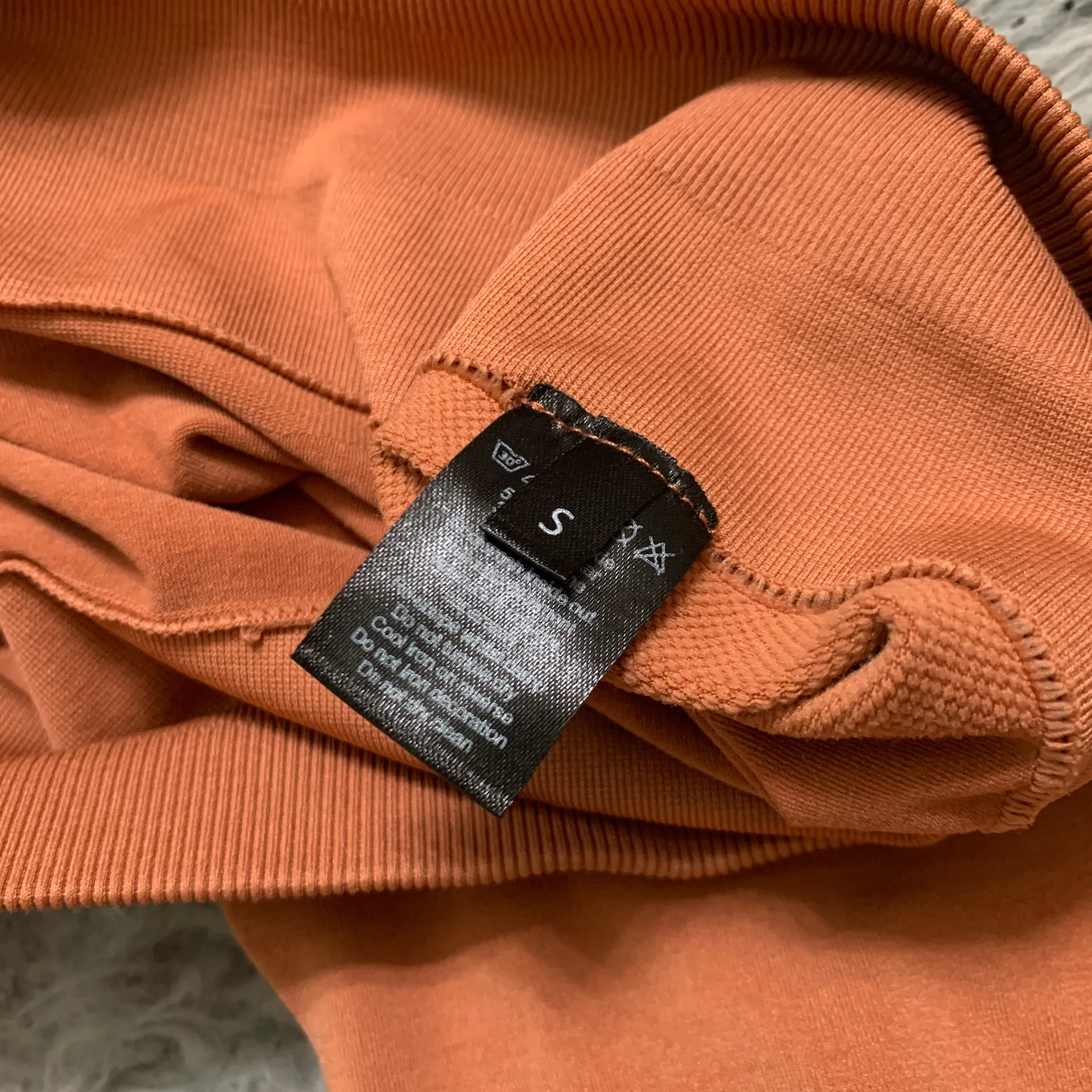 Women’s Small  AMPLIFY Mandarin Orange Seamless Scrunch Leggings - Image 5