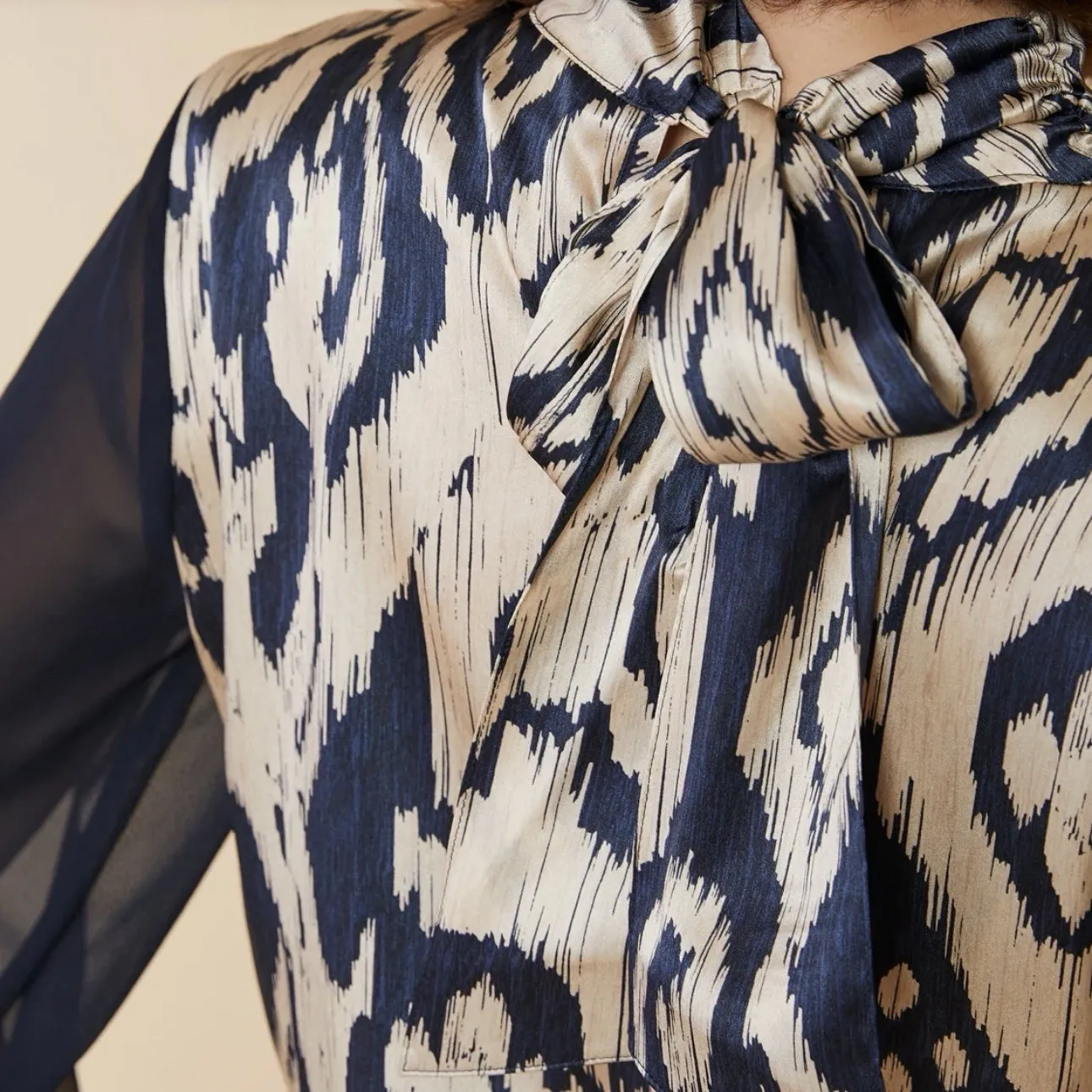 Spartina 449 Erinne Silk Blouse Bascom‎ Ikat NWT Sz XS MSRP $188 - Image 4