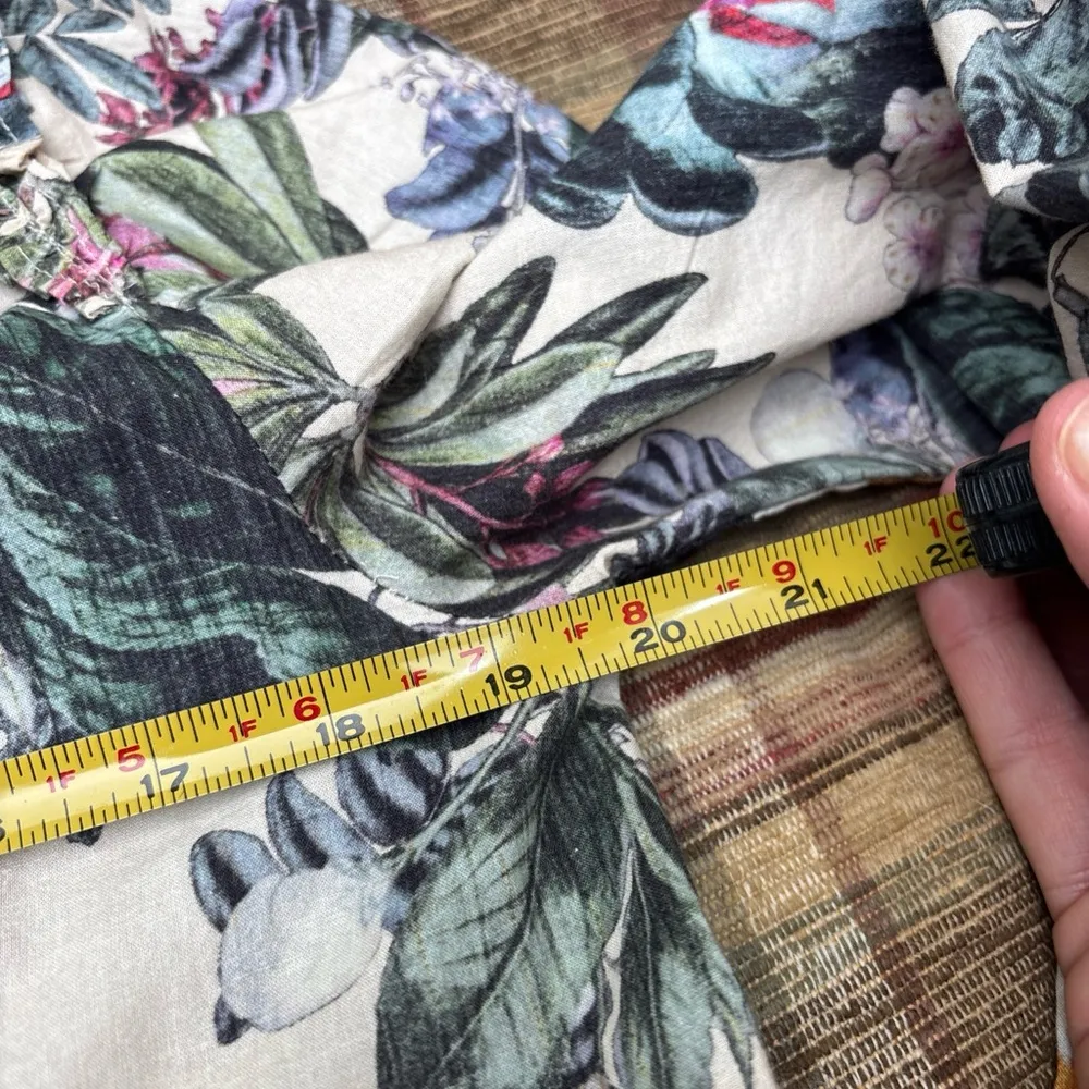 Generation Love Black and White Sundress with V-Neck and Long Sleeves - Image 6