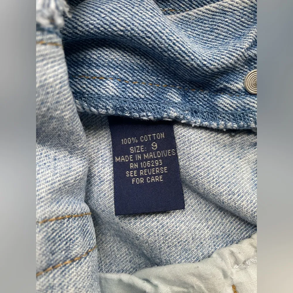 Vintage Y2K Angels low rise distressed denim jean shorts, size 9 Blue - Image 6