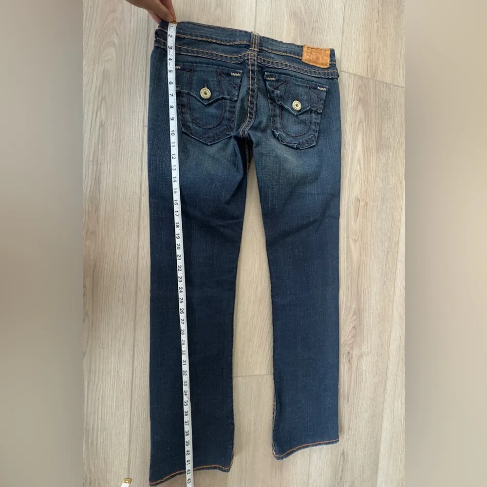 True Religion Women's Blue Jeans 🤎👖 - Image 7