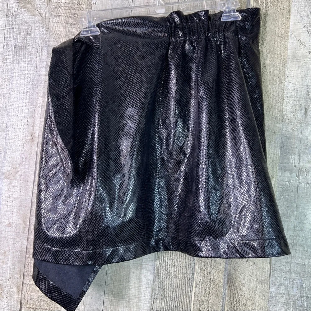 LEYDEN Size Medium Black Mini Party Wrap Pencil Pleather Skirt - Image 8