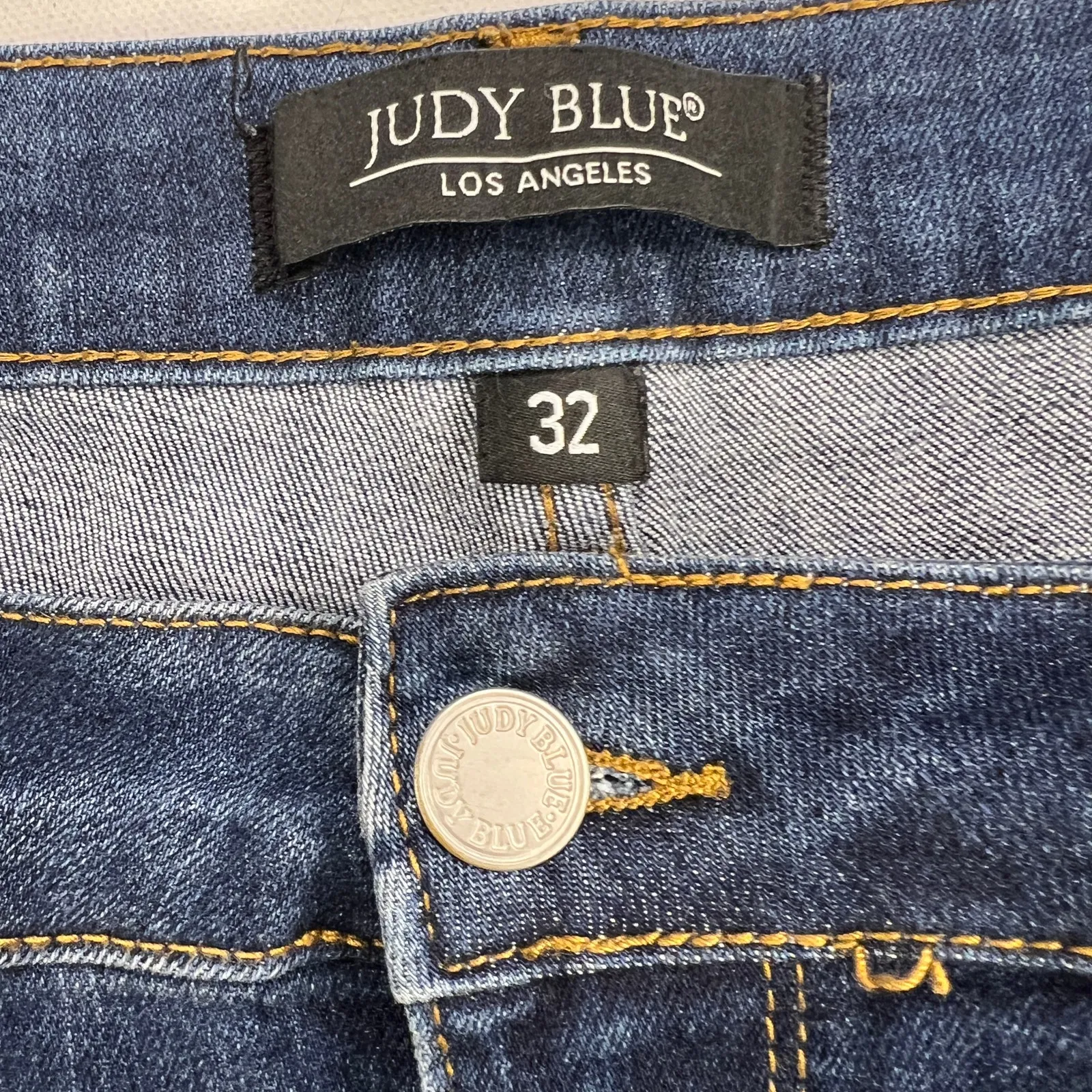 Judy Blue Straight Fit Dark Wash Light Distress Jeans JB8277 31" Inseam Size 32 - Image 4