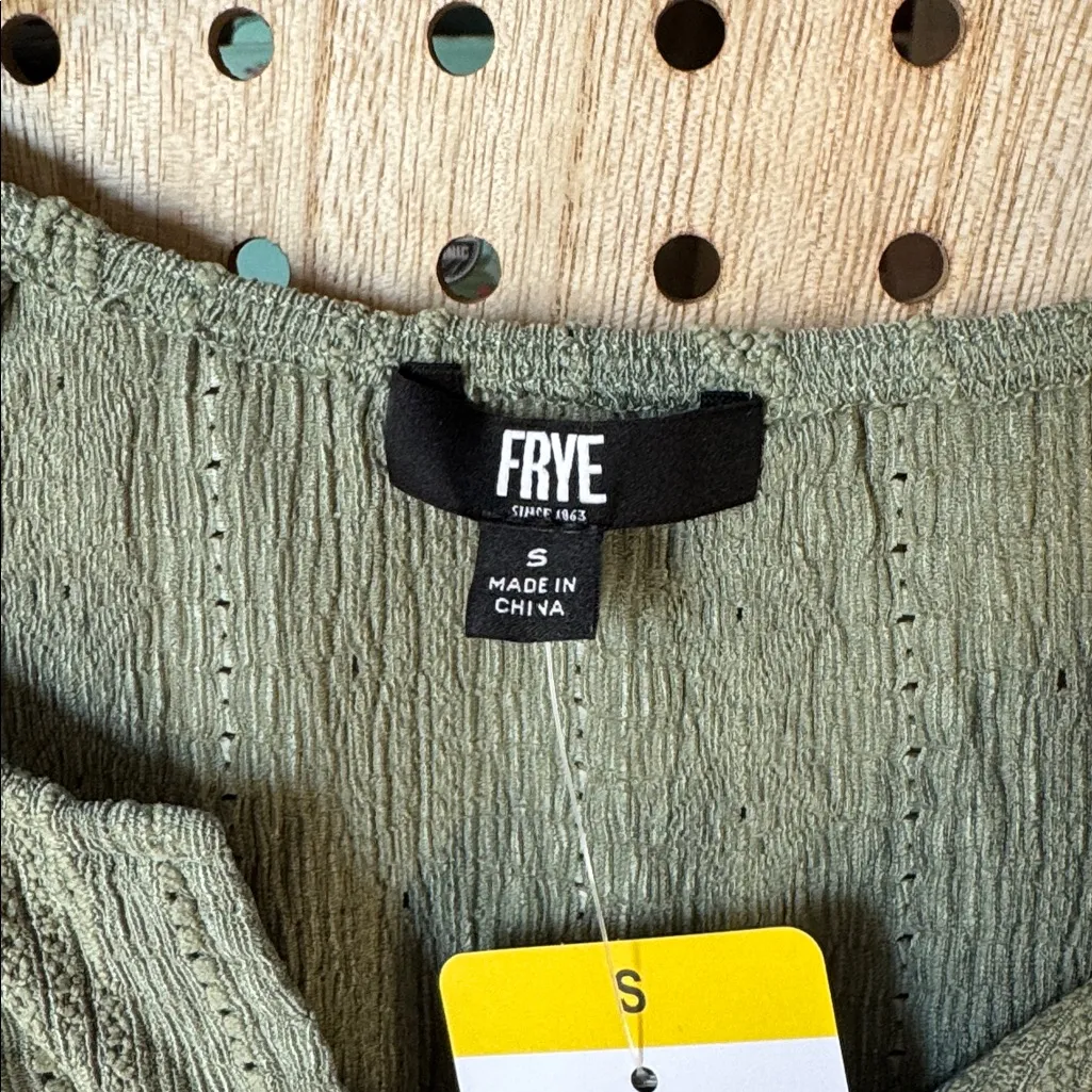 Frye Women's Textured Long Sleeve Peasant Blouse nwt size small - Image 9