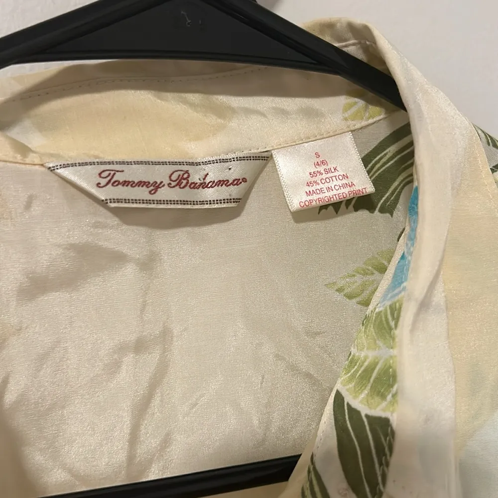 Tommy Bahama 55% Silk Yellow Beach Vacation Button Down Shirt Size Small - Image 2