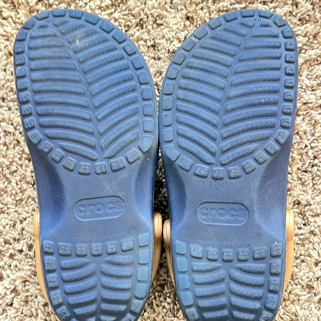 Notre Dame Crocs - Image 3