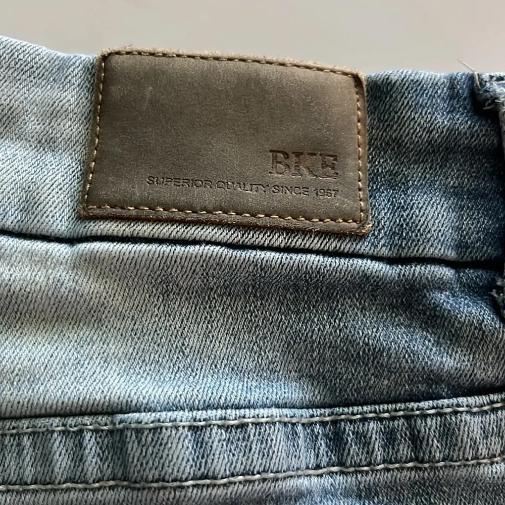 BKE Victoria Universal Fit Mid Rise Ankle Skinny Size 28 - Image 13