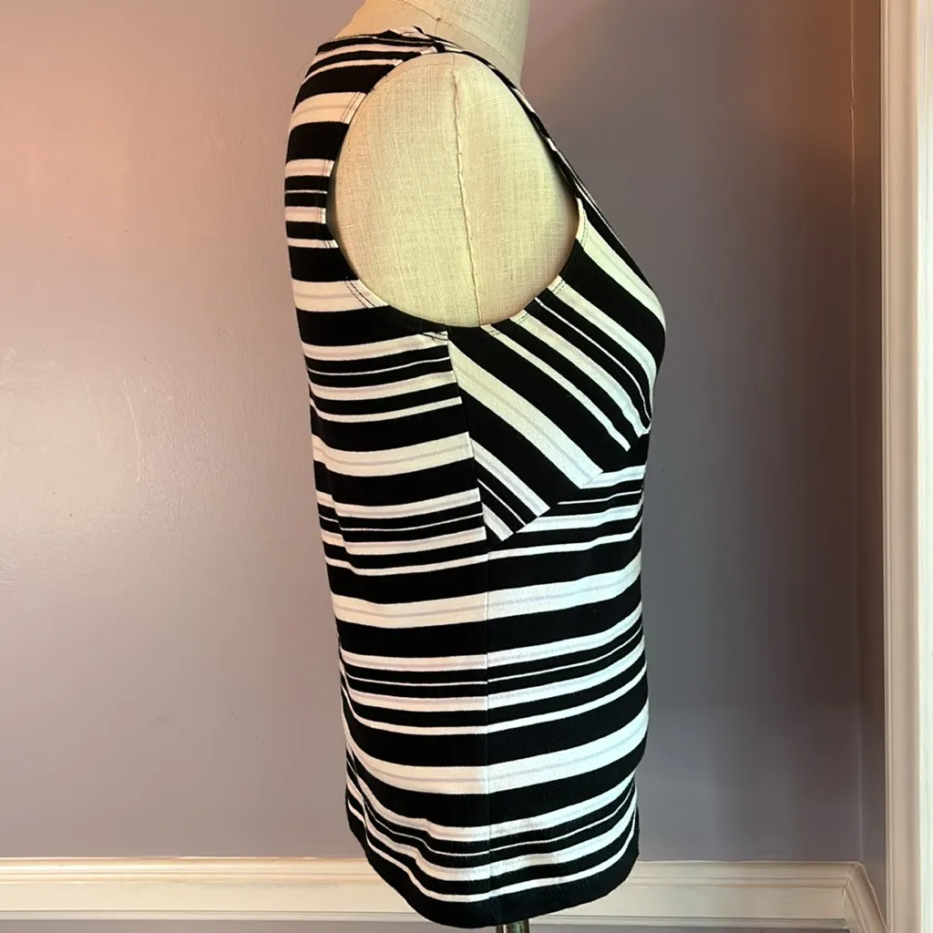 Gap Factory Y2K black and white striped V neck sleeveless stretch top Size Small - Image 4