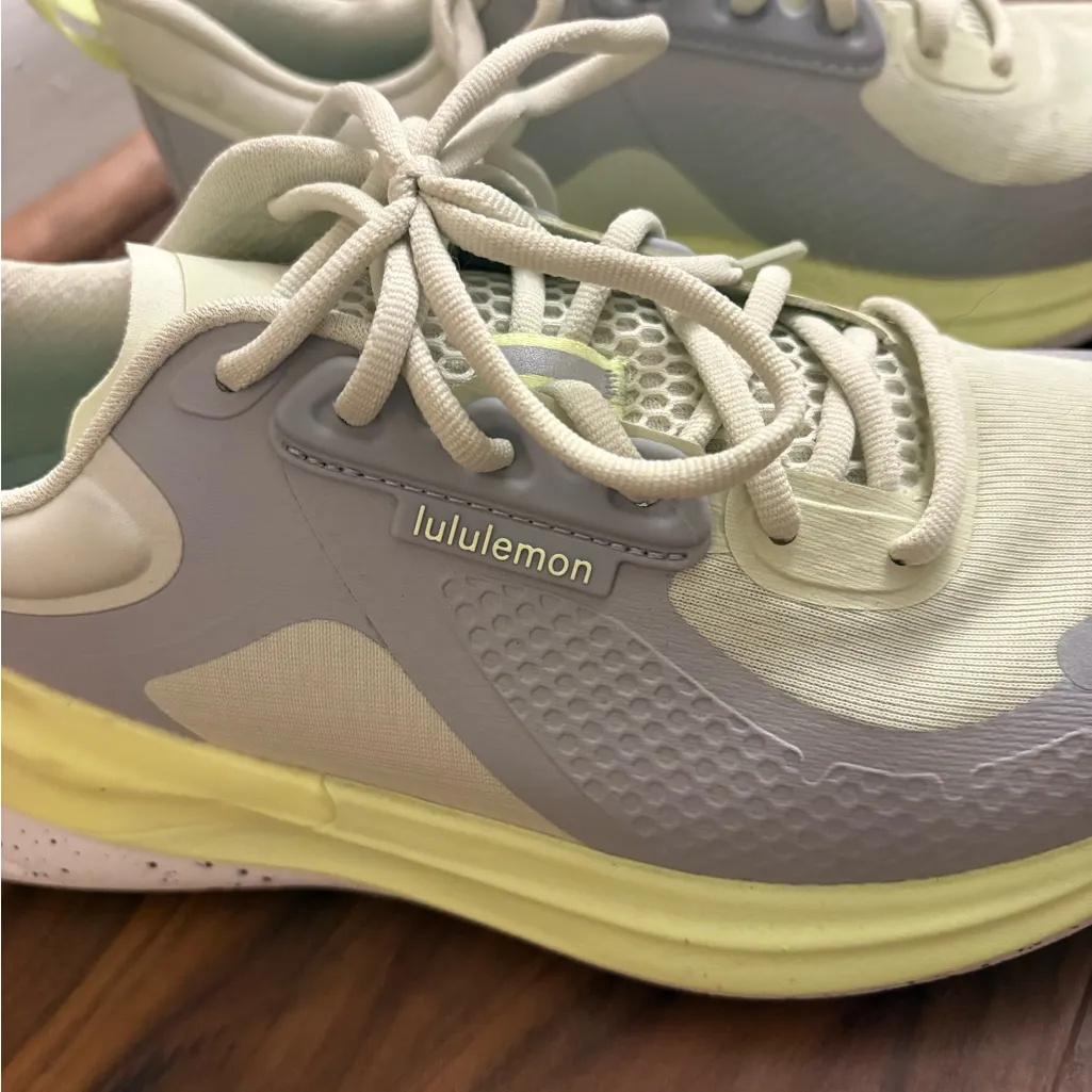 NEW Lululemon Blissfeel Trail Running Shoe - Image 3