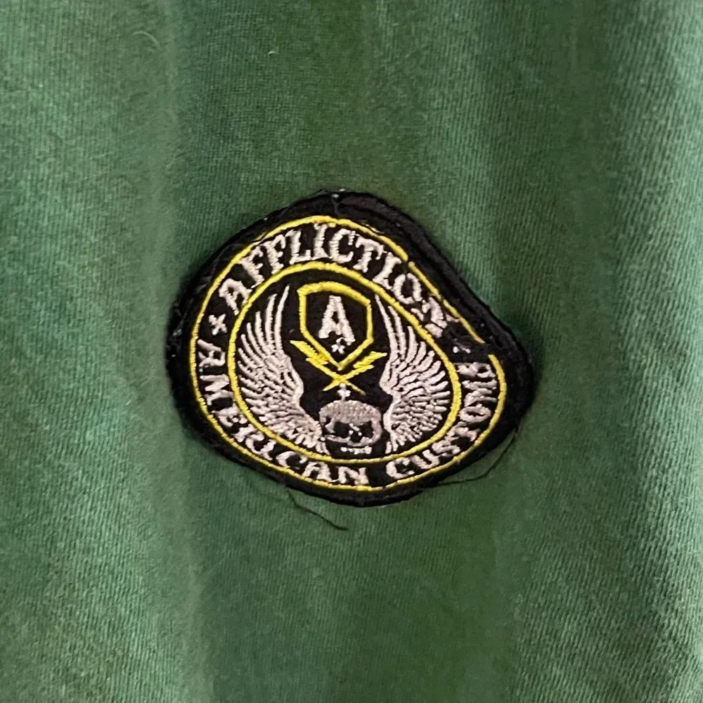 Women’s Affliction American Customs green v-neck skull graphic t-shirt, Size XL - Image 5