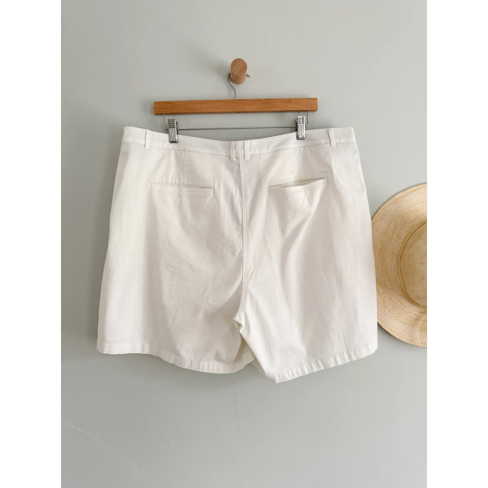 J.Crew | NWT 7" heritage chino short in White | Sz 18 - Image 8