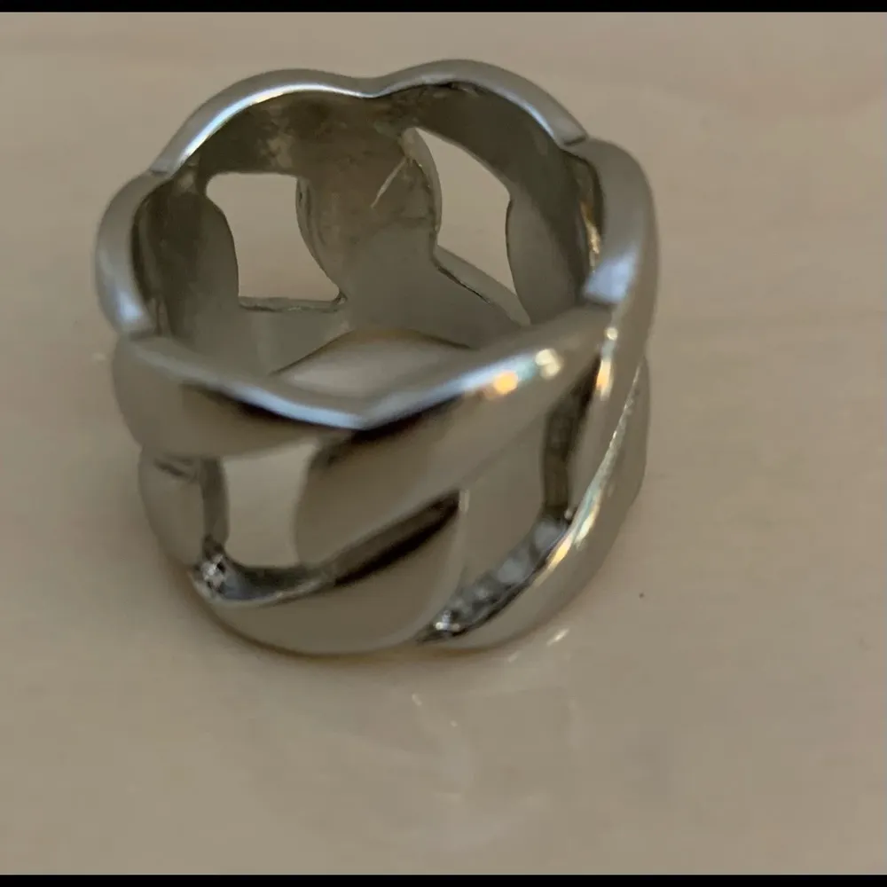 Old Navy  silver ring - Image 2