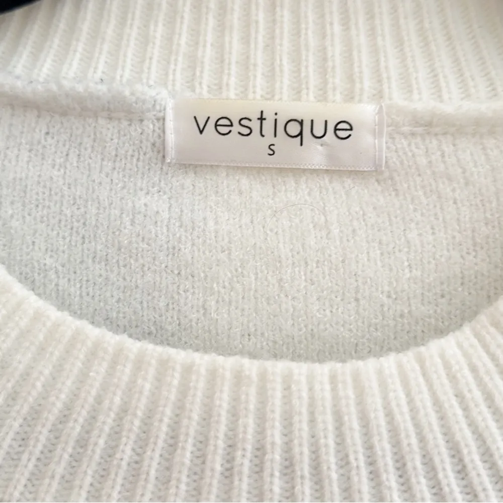 Vestique | Blue And White Sweater - Image 4