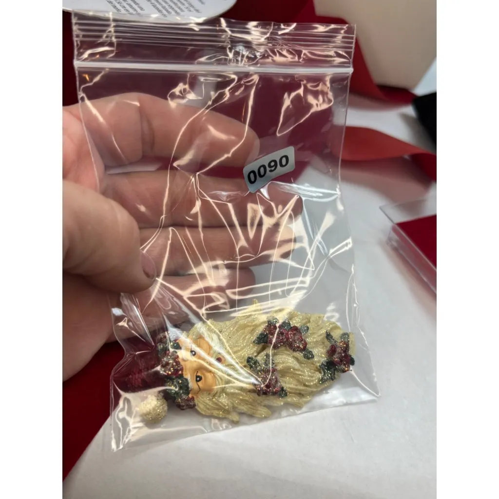 Vintage Santa Claus Glittered Brooch Pin With Floral Accents Red - Image 5