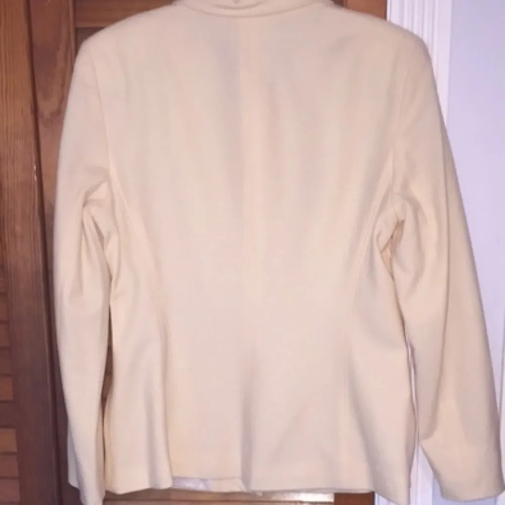 White blazer - Image 2