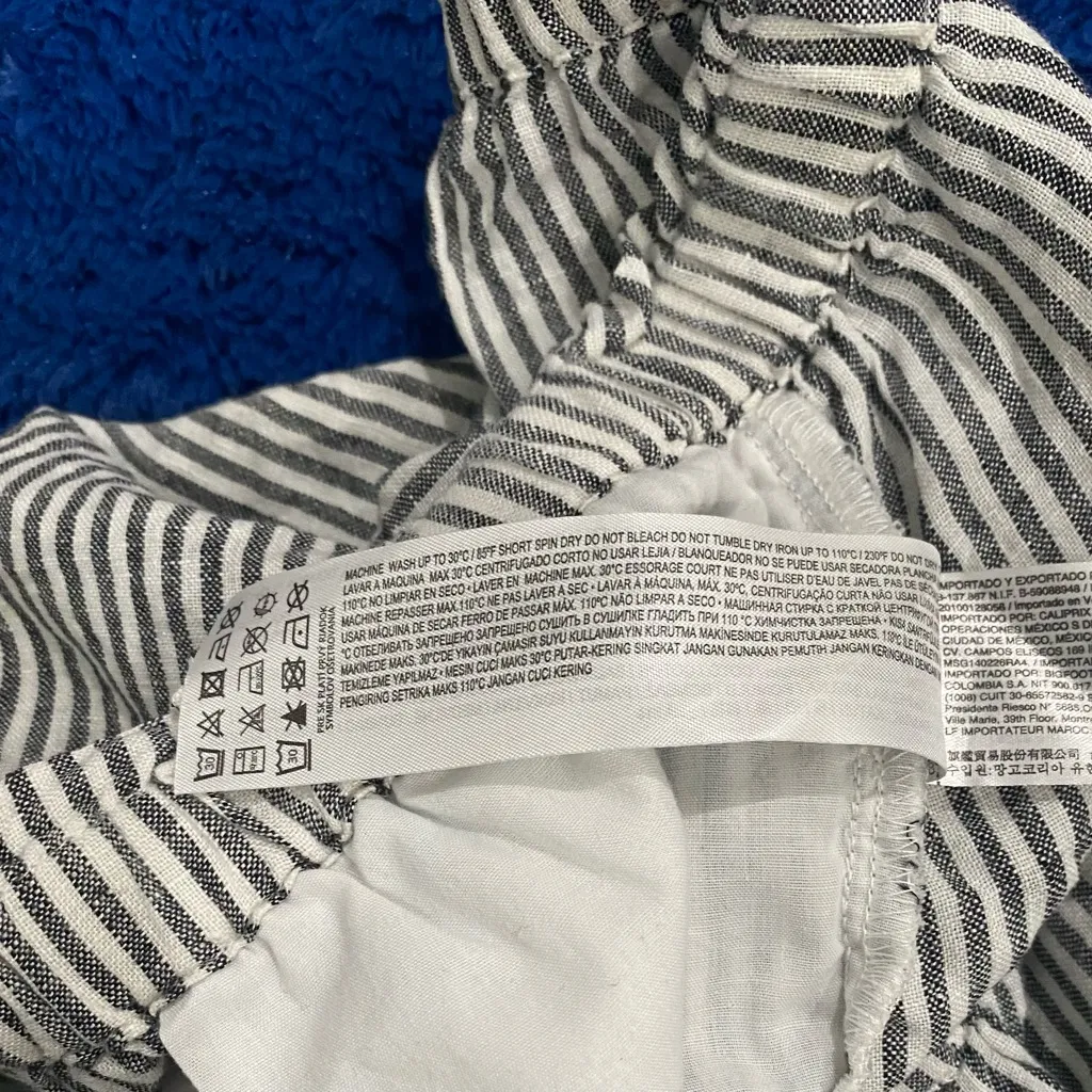 Mango Line Gray and White Striped High Waist Shorts Small - Image 9