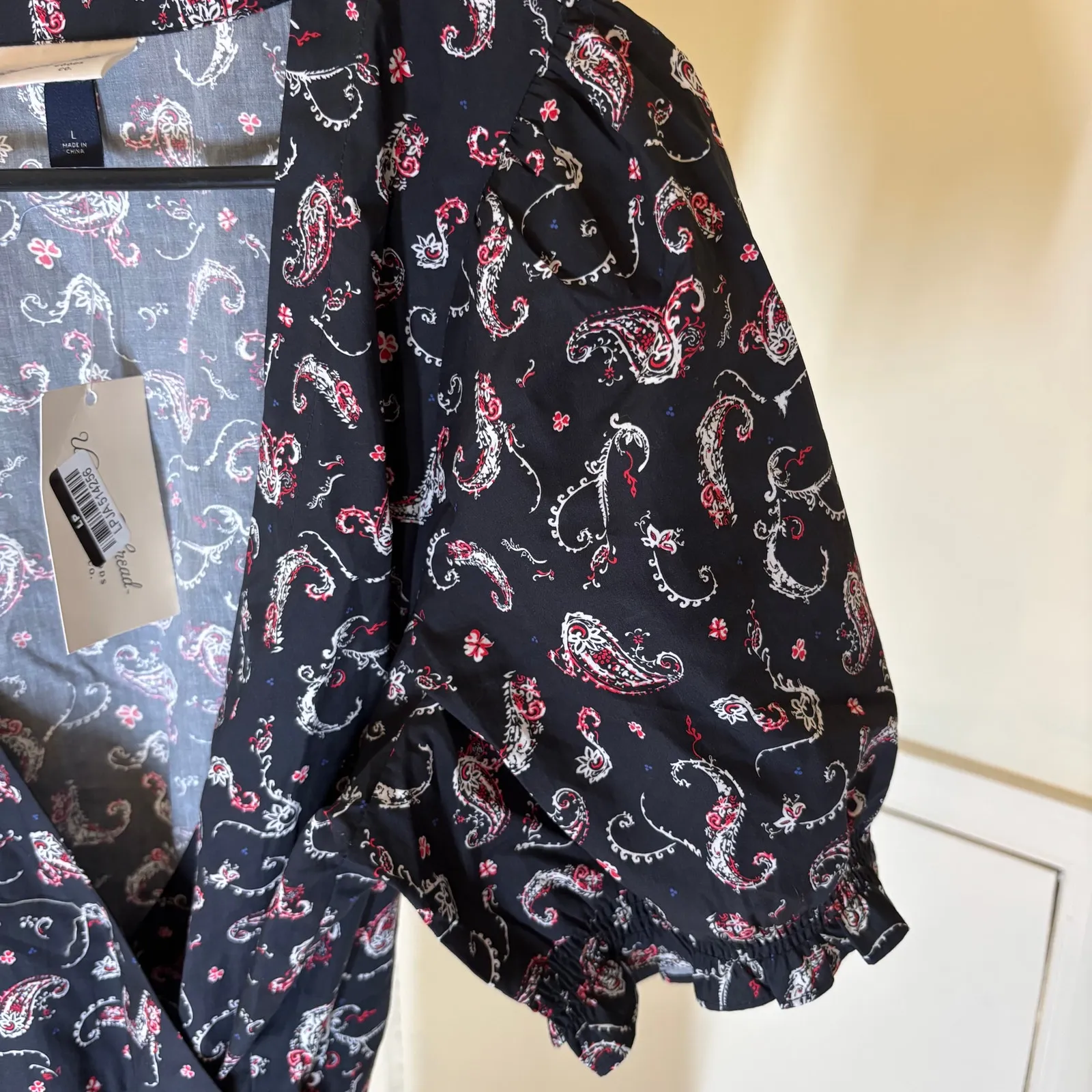 Universal Thread NWT Women's Puff Short Sleeve Midi Wrap Dress Black Paisley L - Image 4