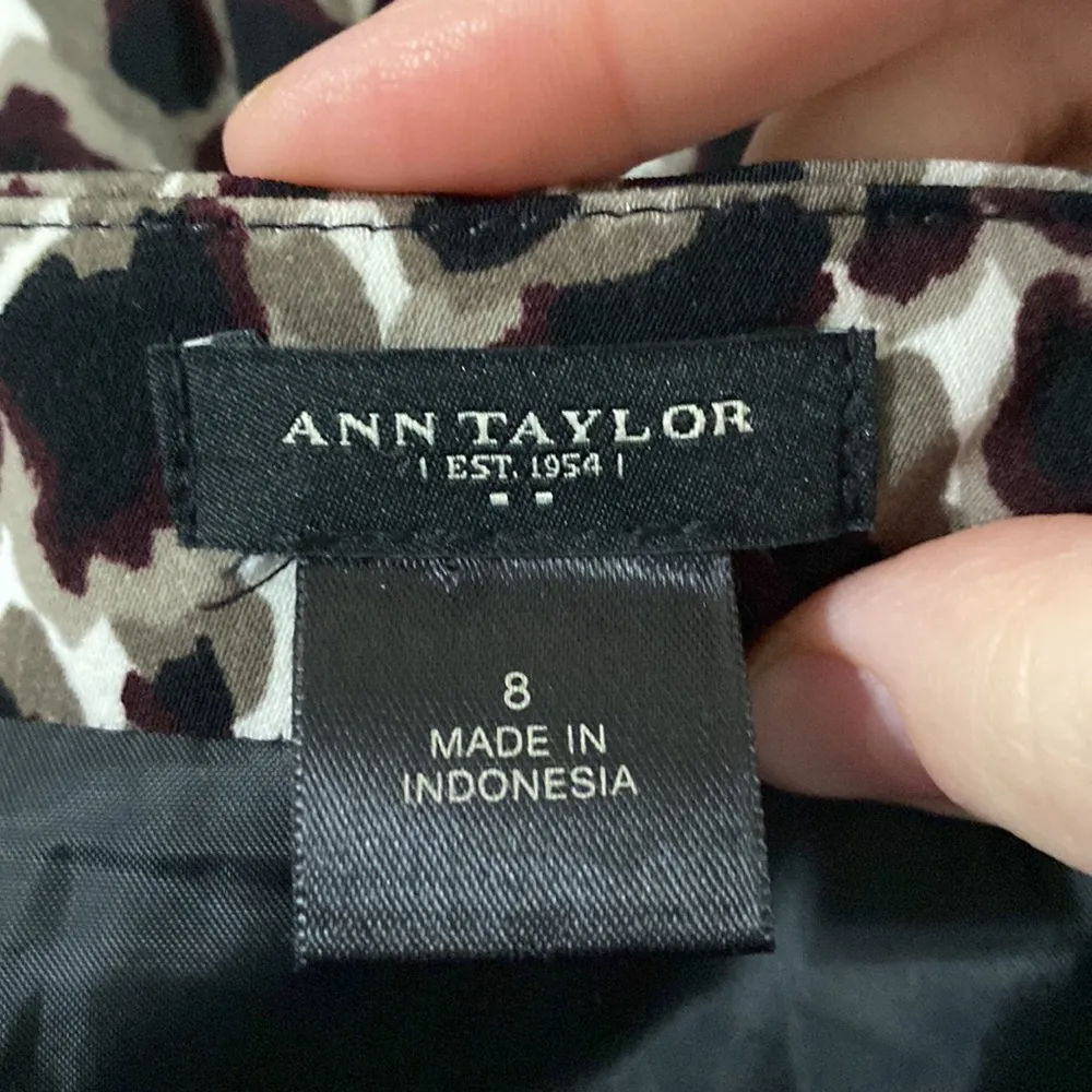 Ann Taylor Factory leopard print pencil skirt size 8 Black - Image 7