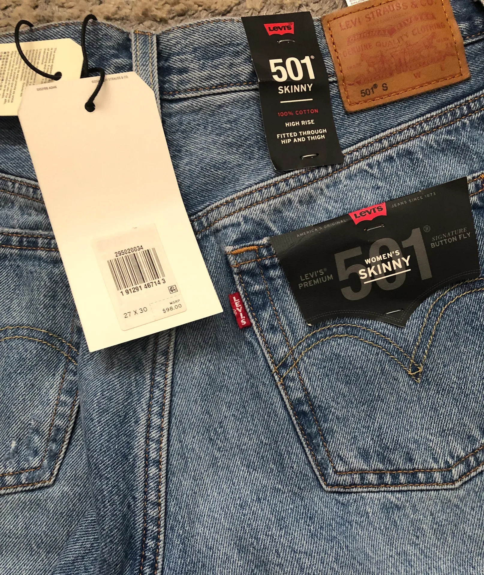 Levis NWT 501 Original Skinny Jeans - Image 4