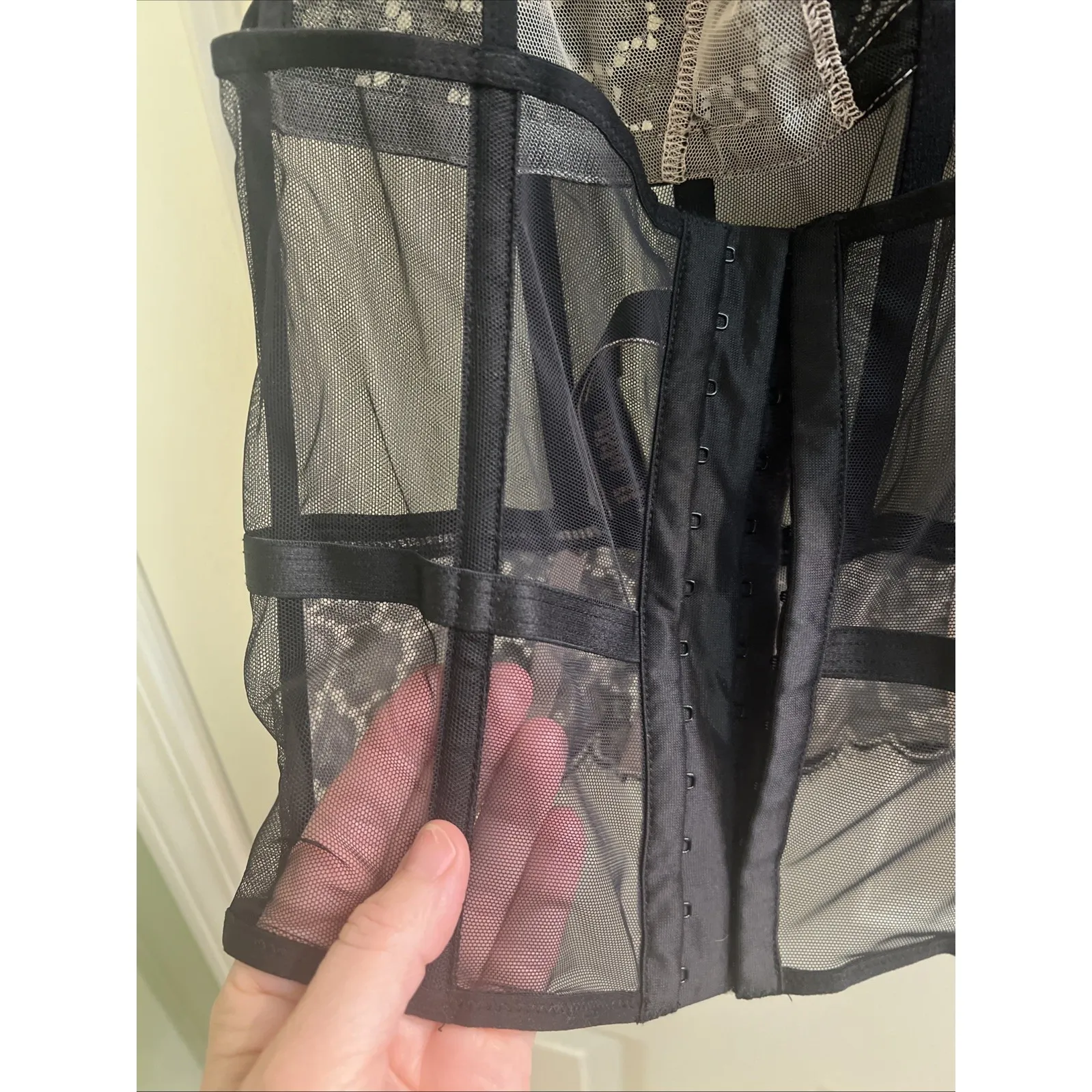 Victoria's Secret Lingerie Top Black‎ Lace Sheer Sz Sm High Neckline Sexy Corset Black - Image 4