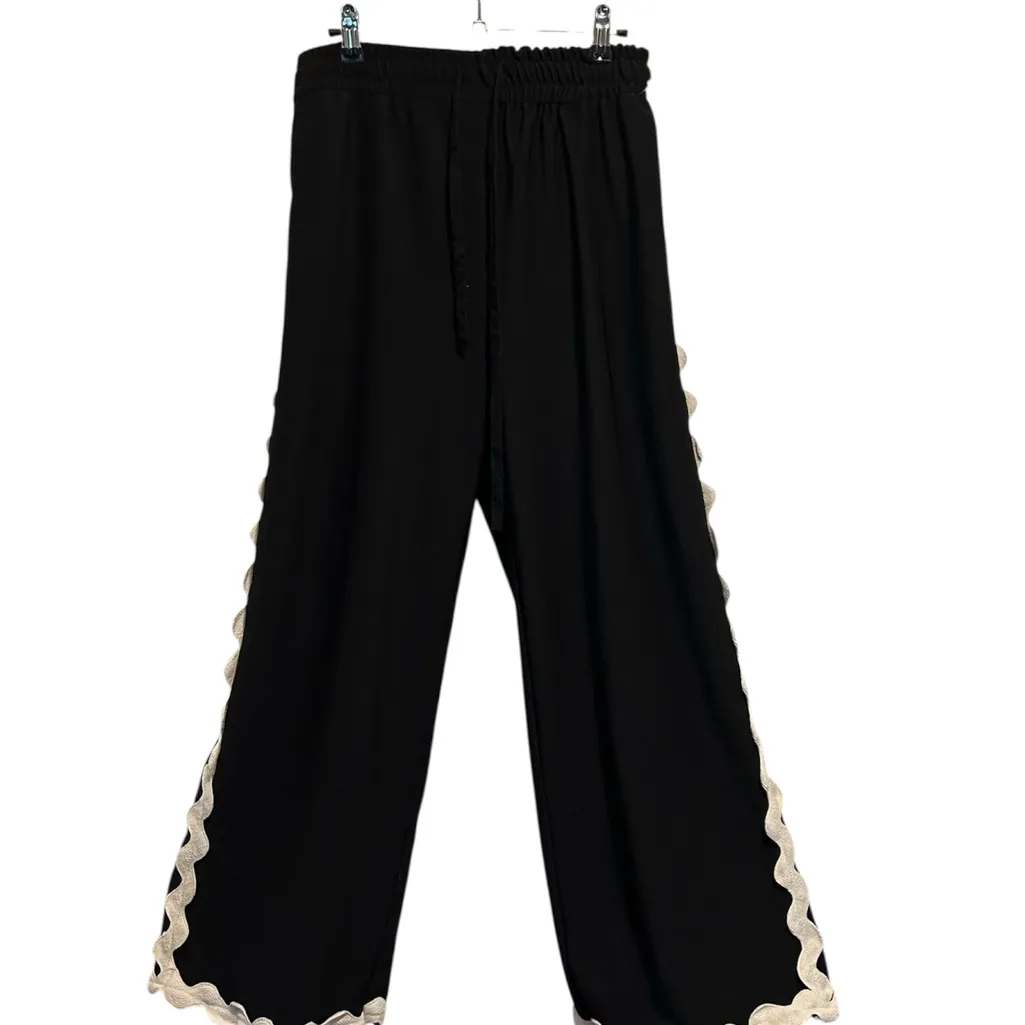 Entro Casual Wide Leg Black Pant Trimmed In Jumbo Ric Rac - Image 2