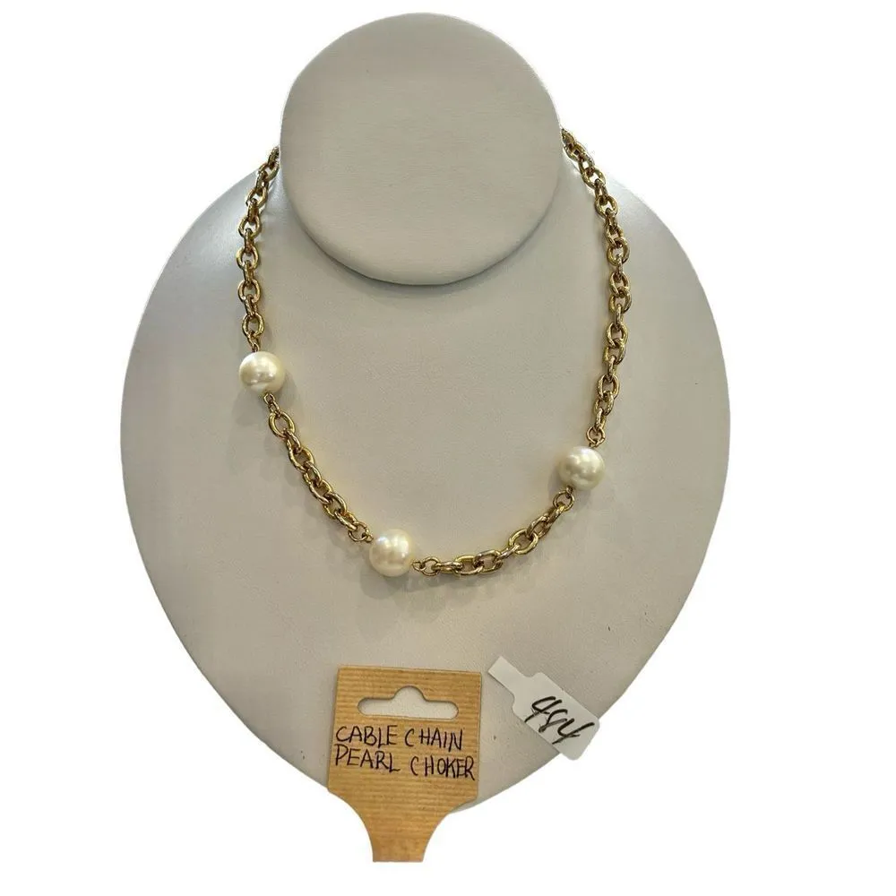 Gold tone rope chain and faux petal necklace - Image 2
