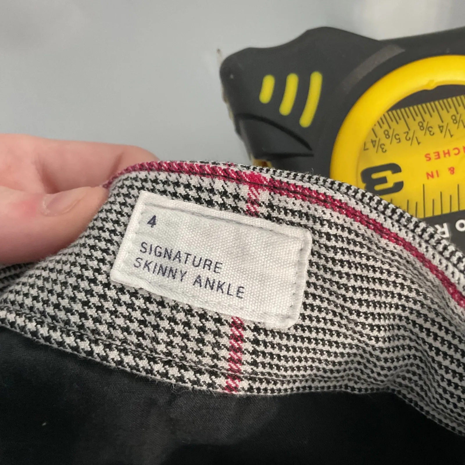 GAP Signature Skinny Ankle Pants Women Size 4 Plaid Houndstooth Red Black White - Image 4