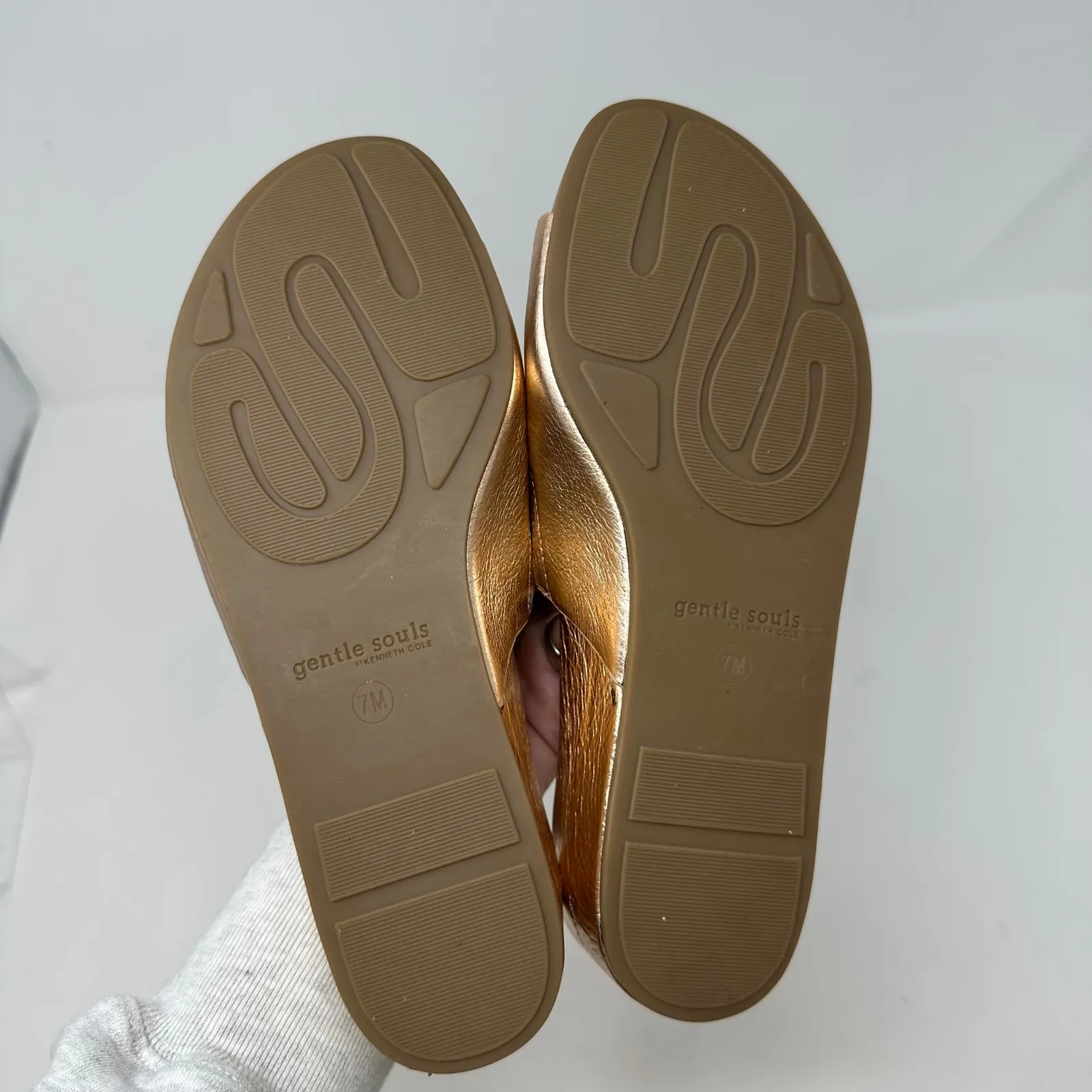 Kenneth Cole Gentle Souls Metallic Rose Gold Wedge Slide Sandals 7 - Image 8