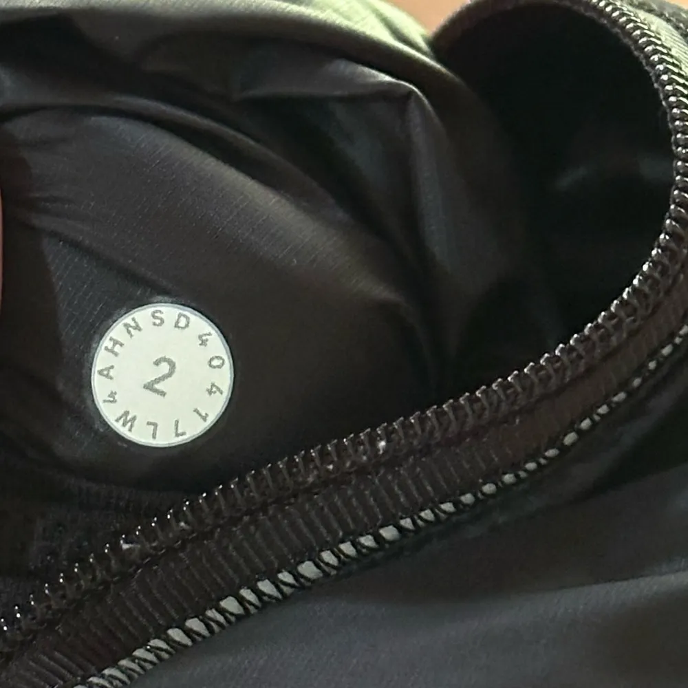 Lululemon Down For A Run Vest II Size 2 - Image 8