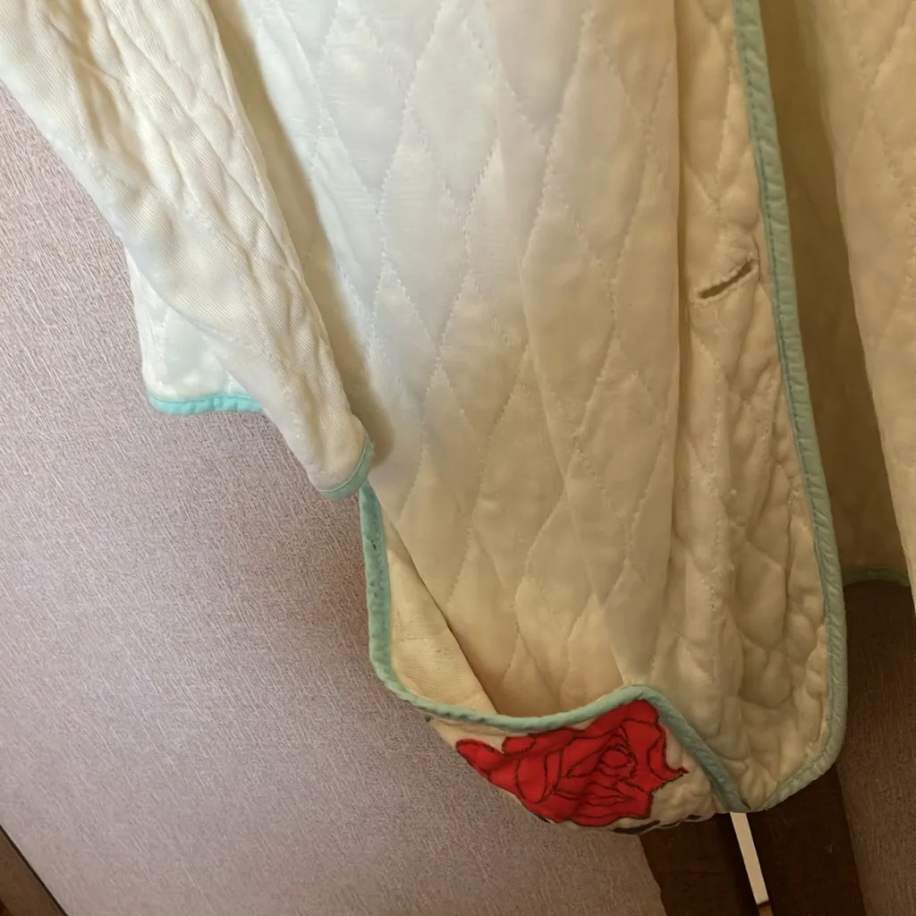 FINAL MARKDOWN Vintage Cream Quilted bed jacket with Red Rose Embroidery 32 - Image 2