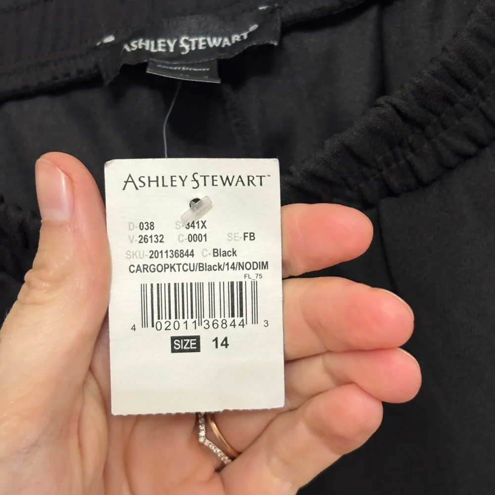 NWT Ashley Stewart High Rise Cargo Joggers in Black - Size 14 - Image 5