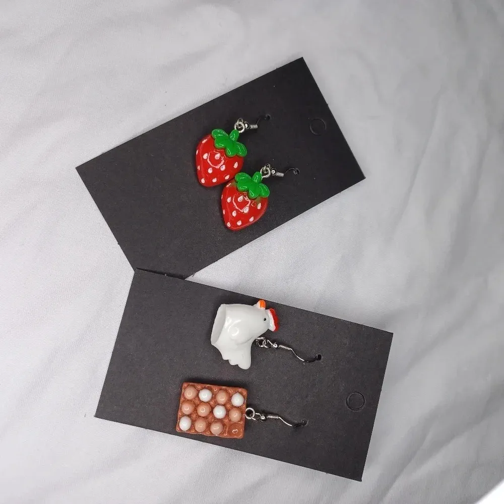 Handmade strawberry and chicken earrings - Image 2