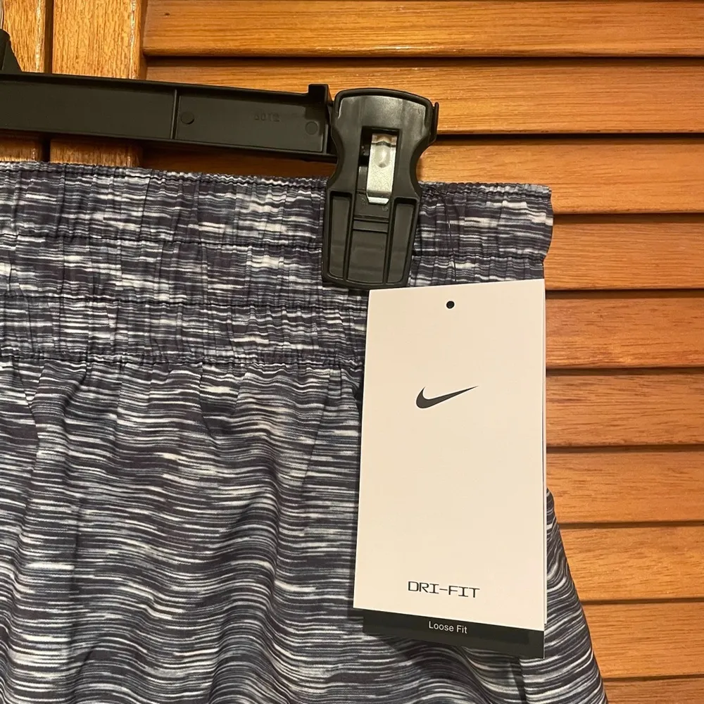 Nike Women’s One Dri-Fit Mid-Rise 3” Navy Blue Brief Lined Shorts Sz M NWT - Image 2