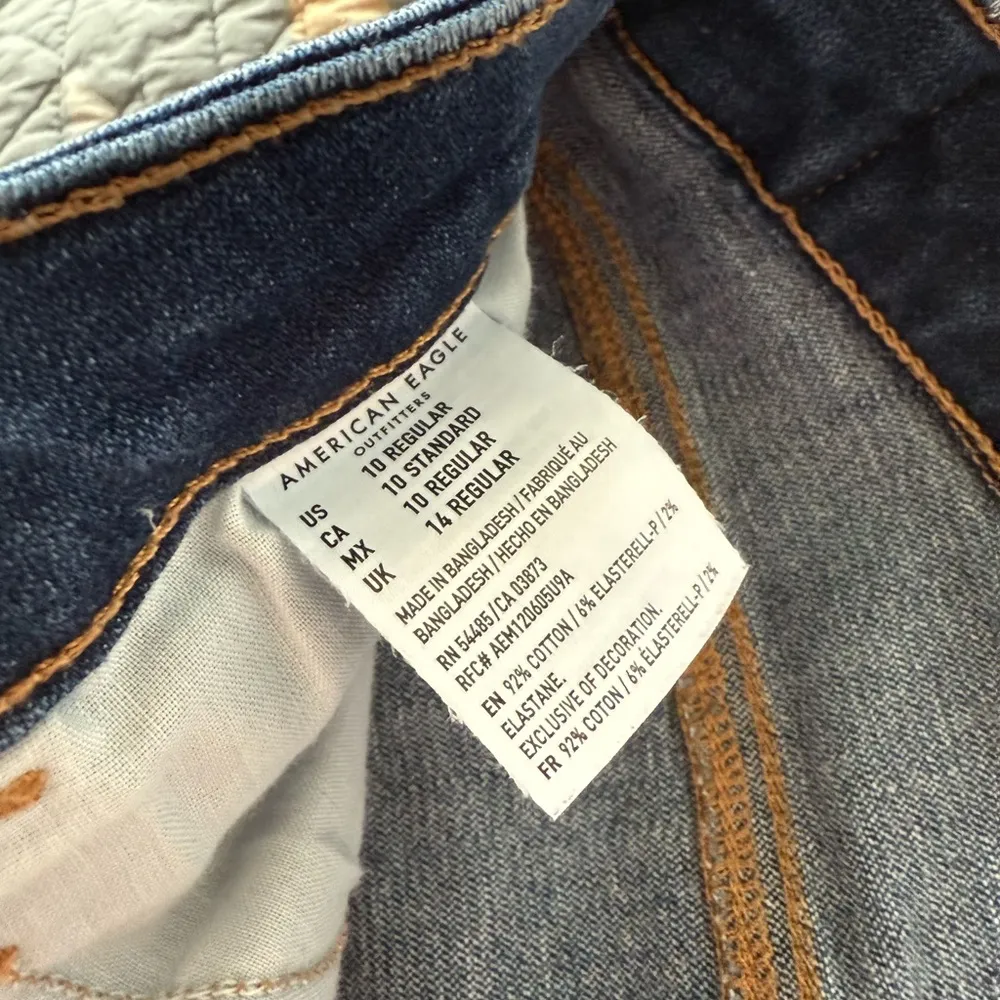 American Eagle  Outfitters CUFF Cropped Jeans - Image 2