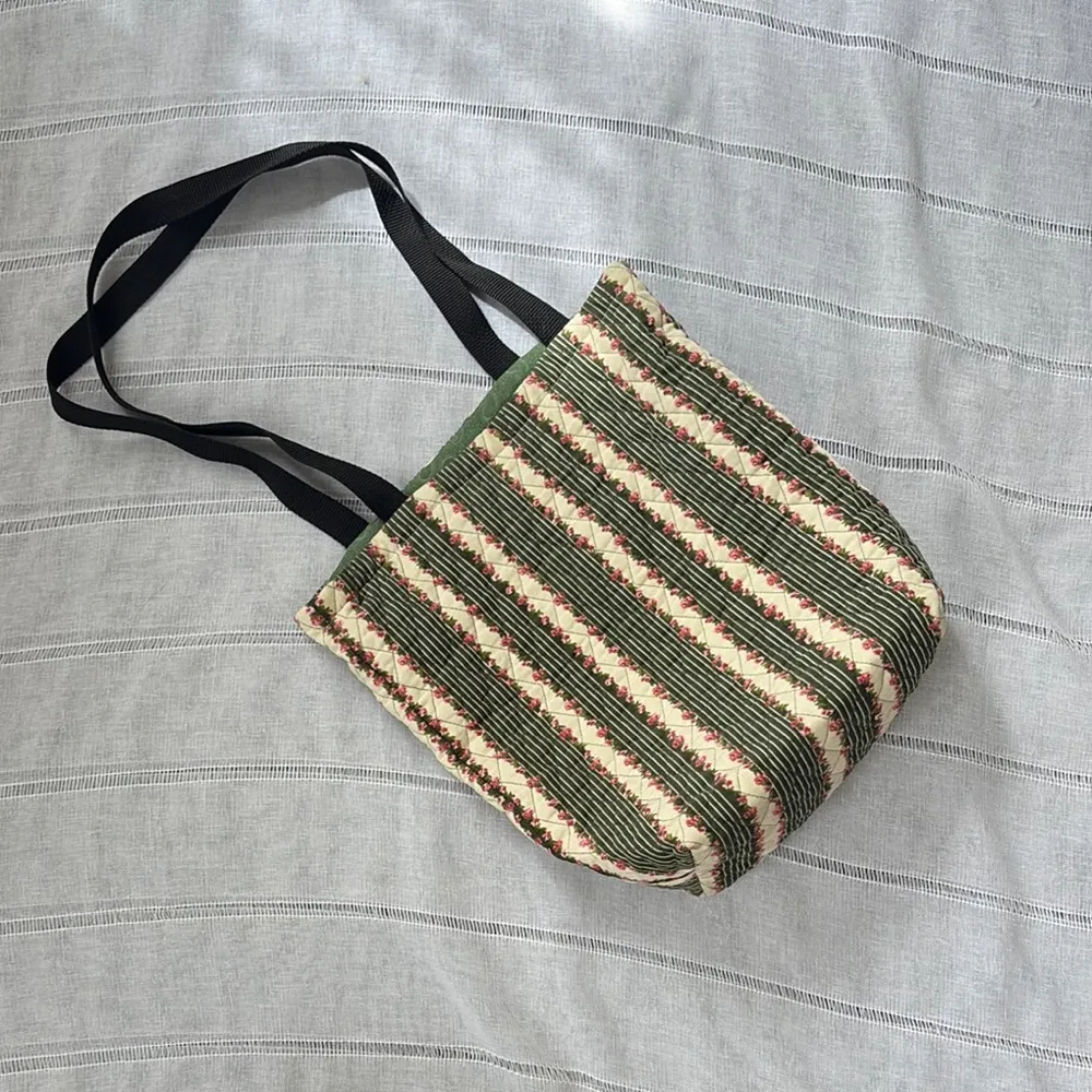 Handmade Quilted Tote With Rose Pattern - Image 3